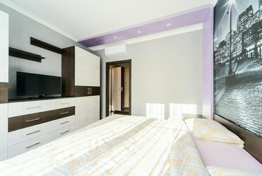 2 Rooms 75M2 Center Of Obolon Near River Side Kiev Ngoại thất bức ảnh